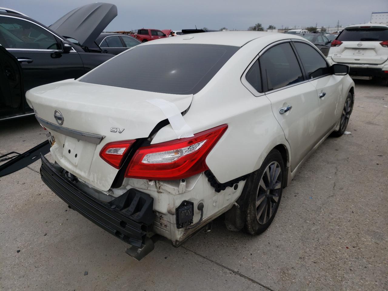 Photo 4 from auction – 2017 NISSAN ALTIMA 2.5 with VIN 1N4AL3AP6HC295467
