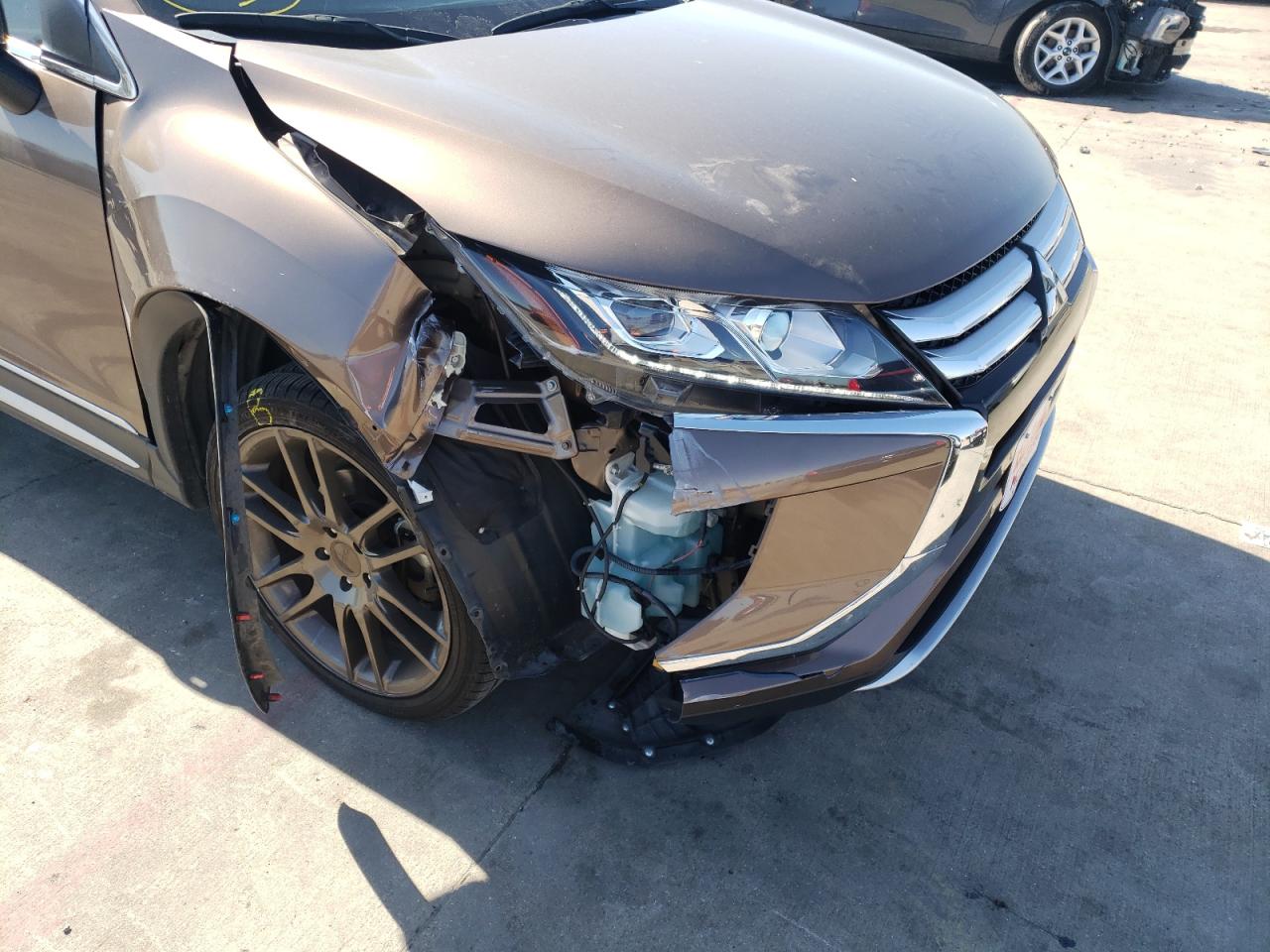 Photo 9 from auction – 2018 MITSUBISHI ECLIPSE CR with VIN JA4AT5AA5JZ067572