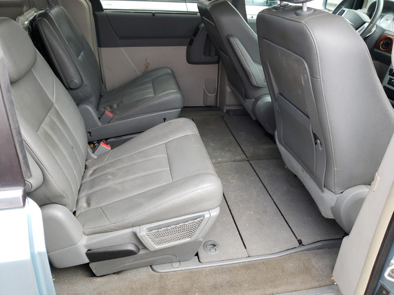 Photo 6 from auction – 2008 CHRYSLER TOWN & COU with VIN 2A8HR54P68R804262