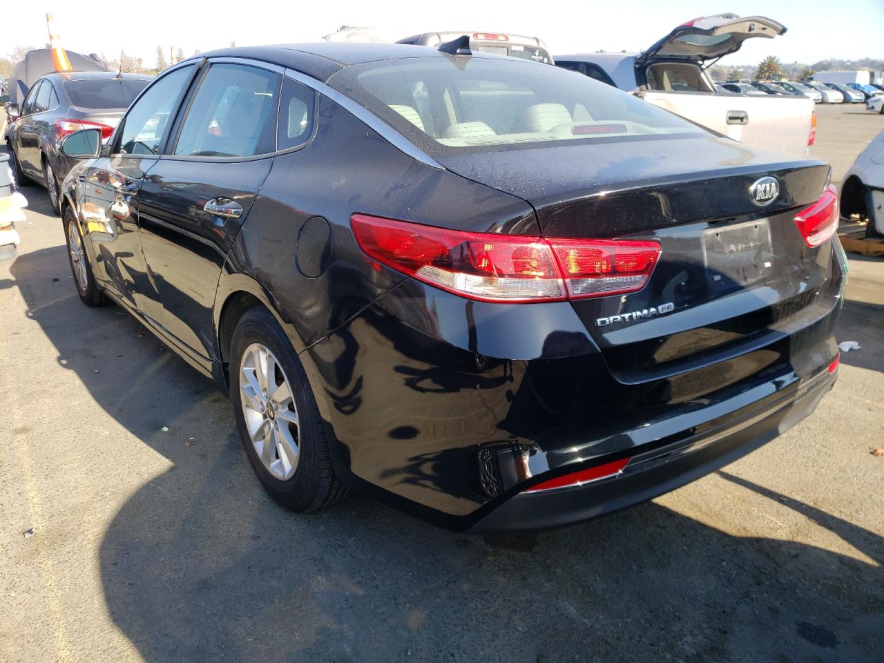 Photo 3 from auction – 2016 KIA OPTIMA LX with VIN 5XXGT4L35GG109999