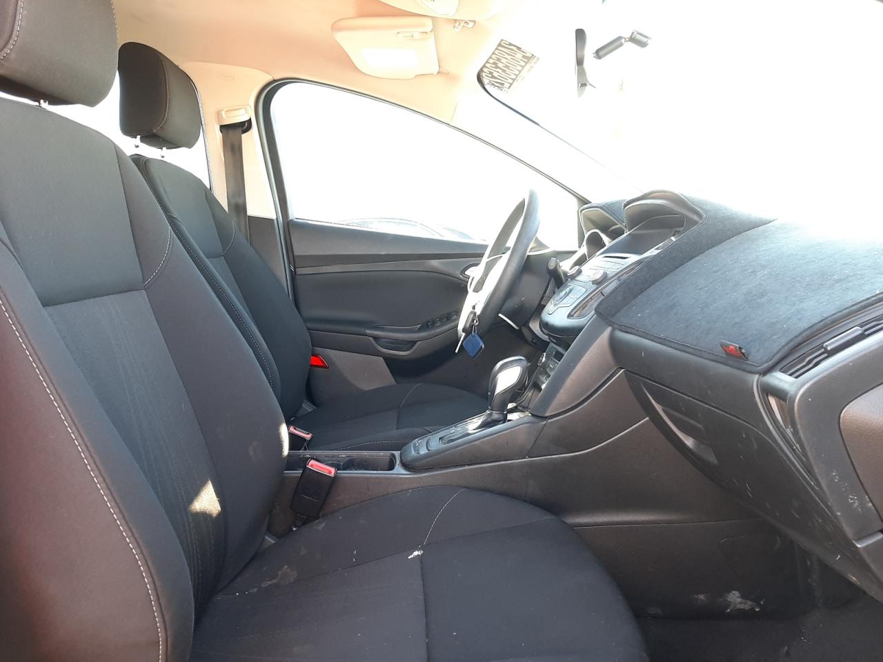 Photo 5 from auction – 2016 FORD FOCUS SE with VIN 1FADP3FE5GL315439