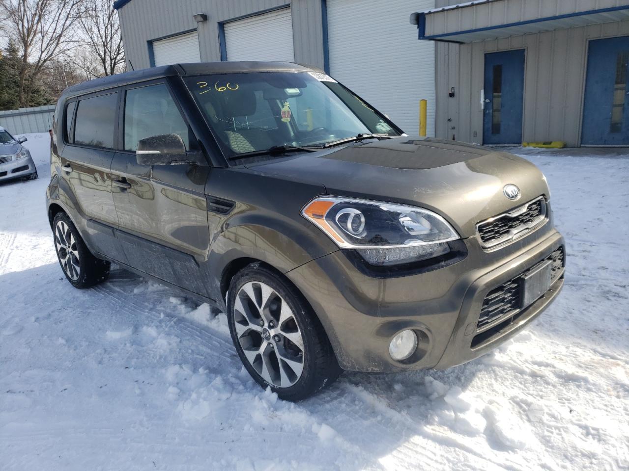 KIA SOUL + 2013 with VIN KNDJT2A69D7490655 - Photo from auction