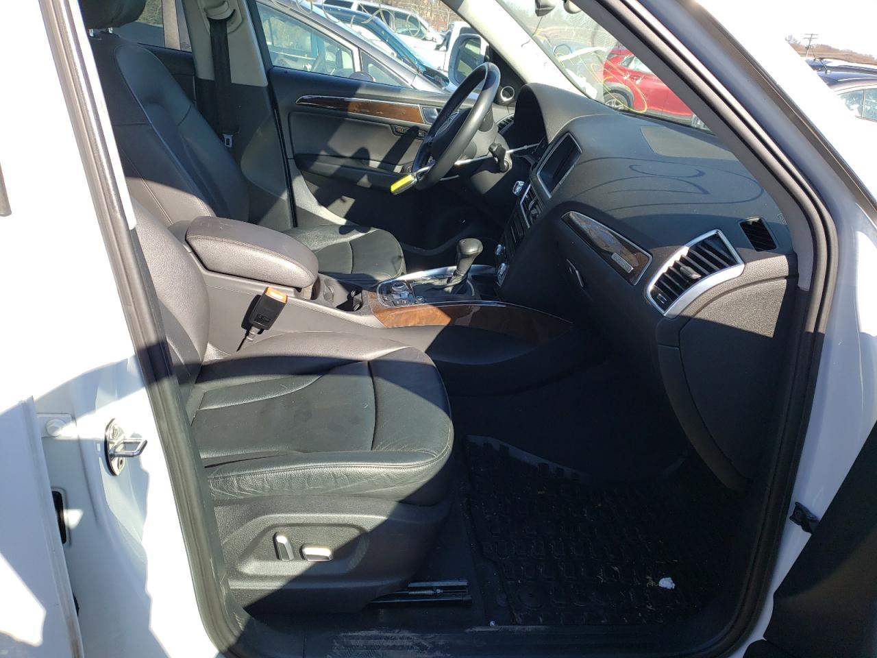 Photo 5 from auction – 2016 AUDI Q5 PREMIUM with VIN WA1L2AFP7GA038275