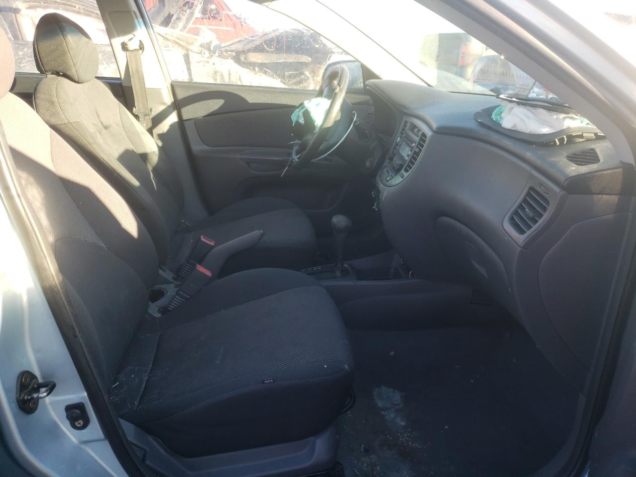 Photo 5 from auction – 2006 KIA RIO with VIN KNADE123866085477