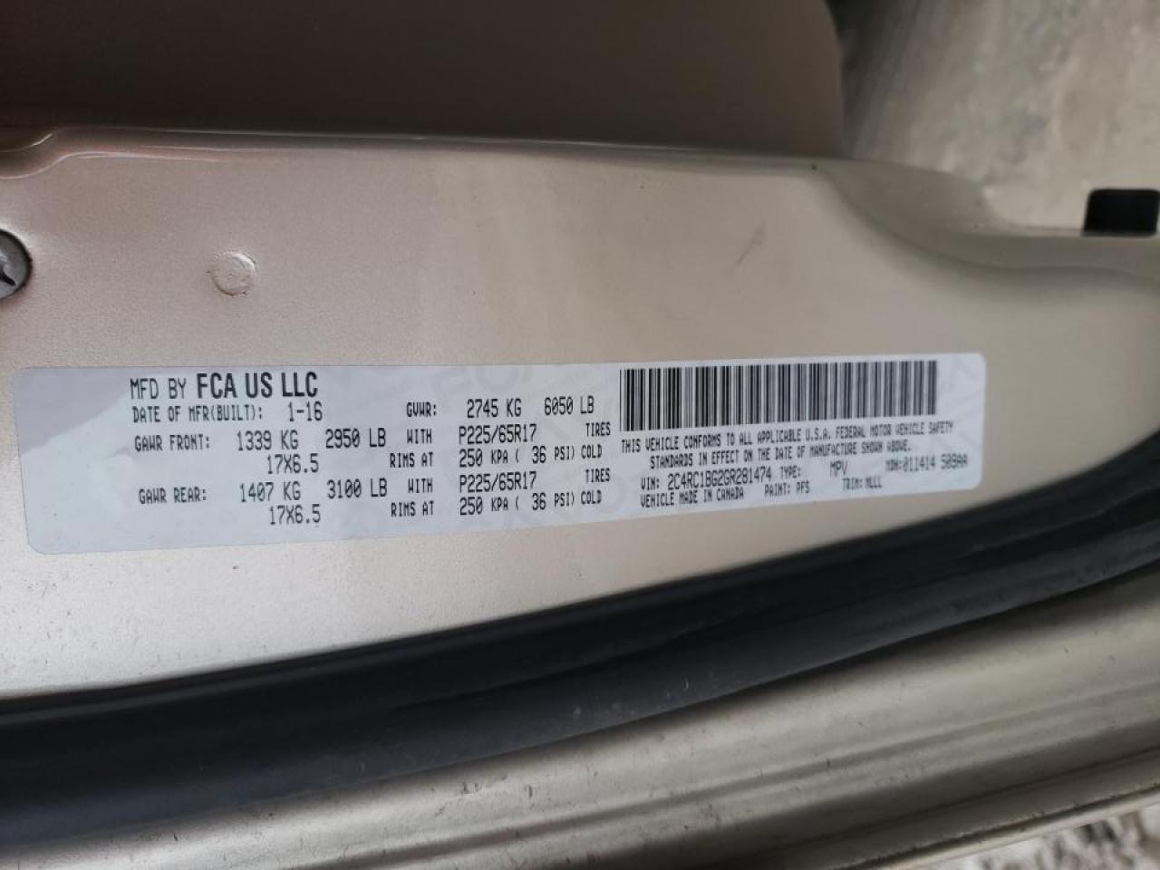 Photo 10 from auction – 2016 CHRYSLER TOWN & COU with VIN 2C4RC1BG2GR281474
