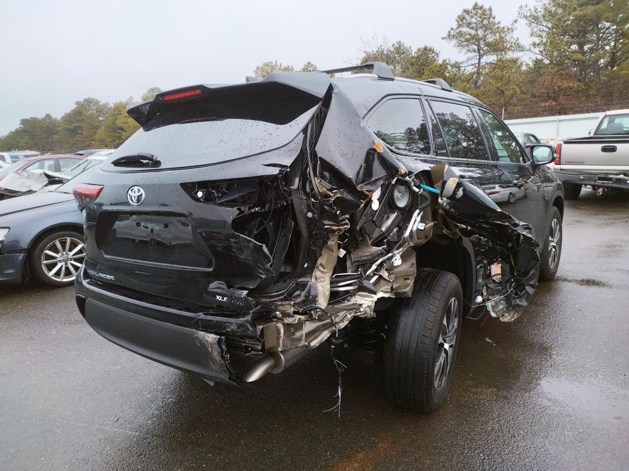 Photo 4 from auction – 2020 TOYOTA HIGHLANDER with VIN 5TDHZRBH3LS044981