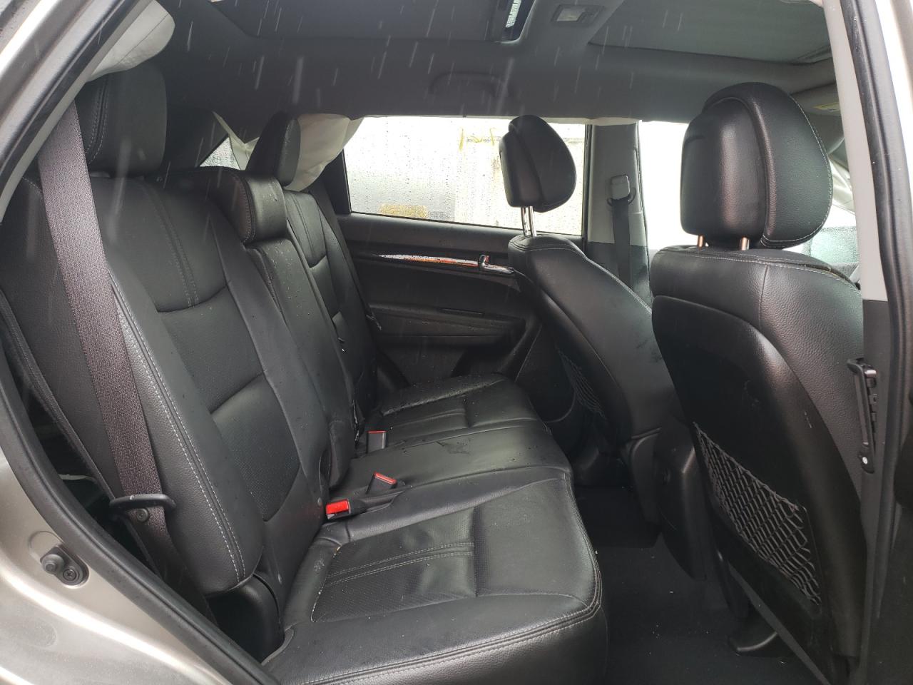 Photo 6 from auction – 2011 KIA SORENTO EX with VIN 5XYKU4A29BG178992