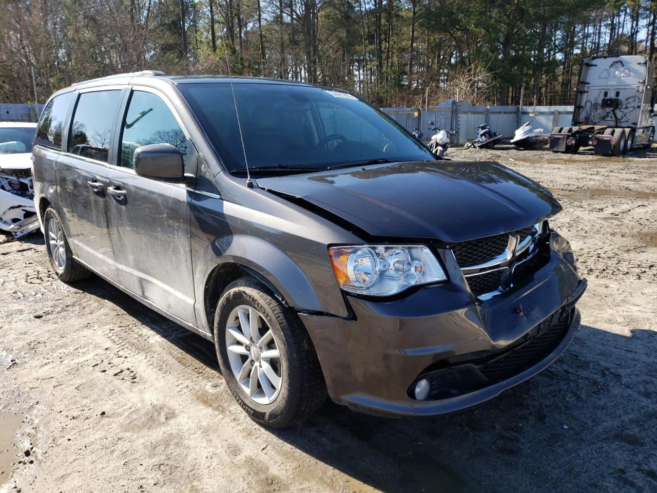 DODGE GRAND CARA 2019 with VIN 2C4RDGCG6KR724989 - Photo from auction