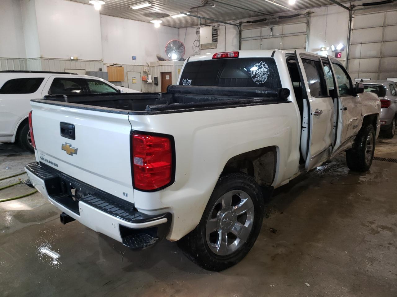 Photo 4 from auction – 2015 CHEVROLET SILVERADO with VIN 3GCUKREC2FG309797