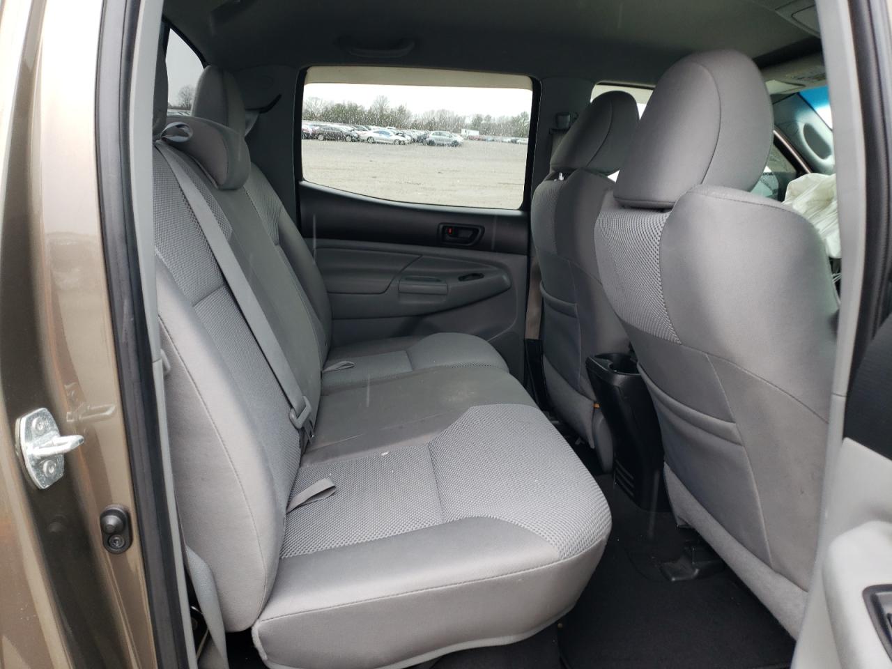 Photo 6 from auction – 2012 TOYOTA TACOMA DOU with VIN 5TFLU4ENXCX038845