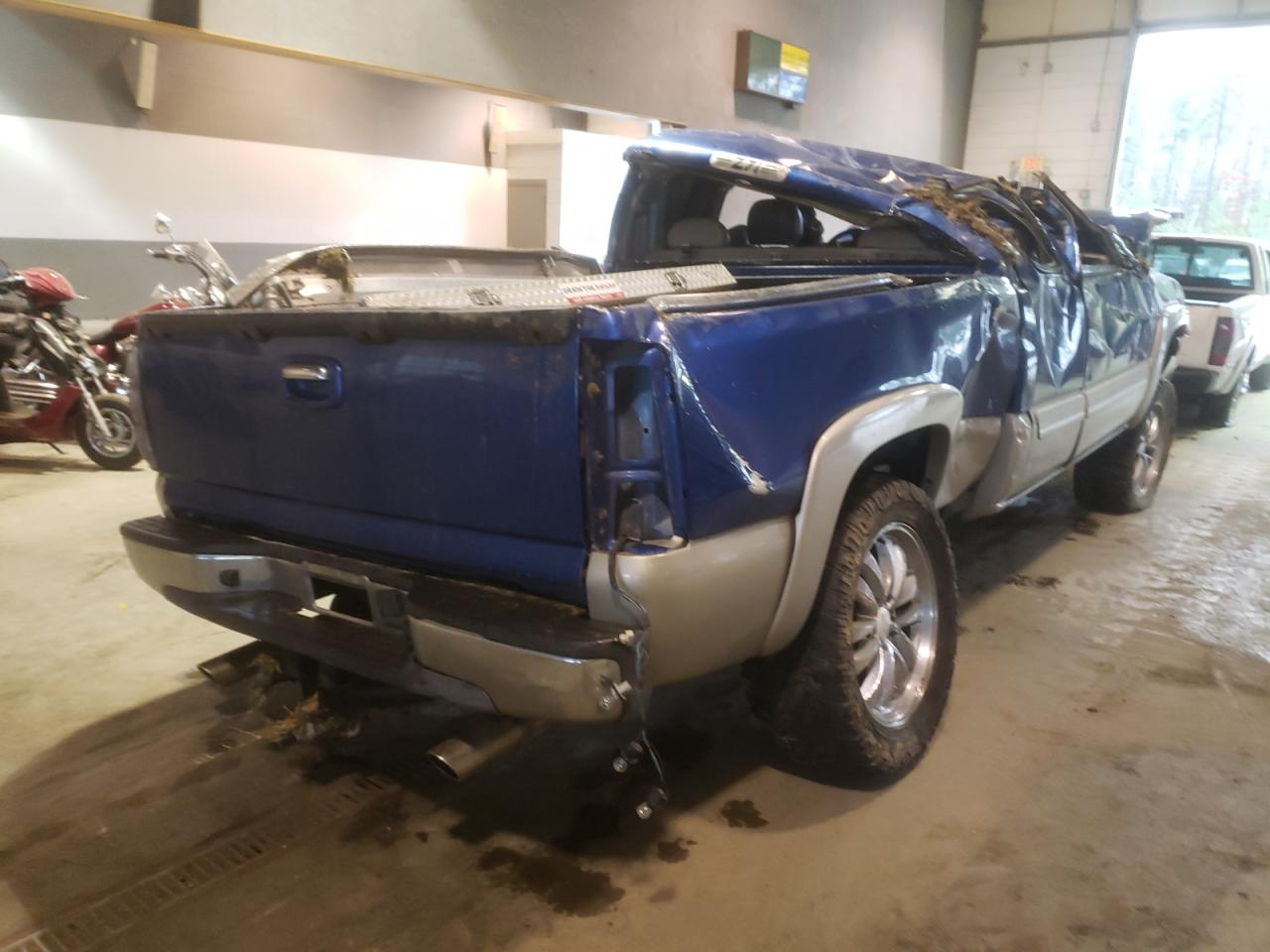 Photo 4 from auction – 2004 CHEVROLET SILVERADO with VIN 1GCEK19TX4Z190183