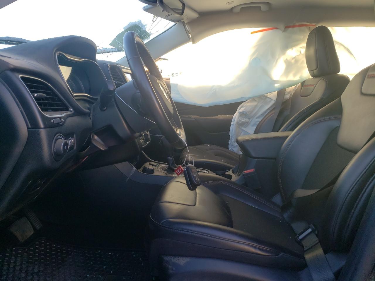 Photo 5 from auction – 2021 JEEP CHEROKEE T with VIN 1C4PJMBX3MD177587