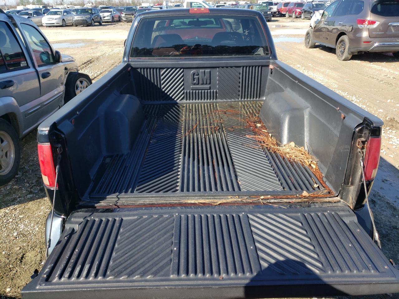 Photo 6 from auction – 1996 GMC SONOMA with VIN 1GTCS19X0T8519908