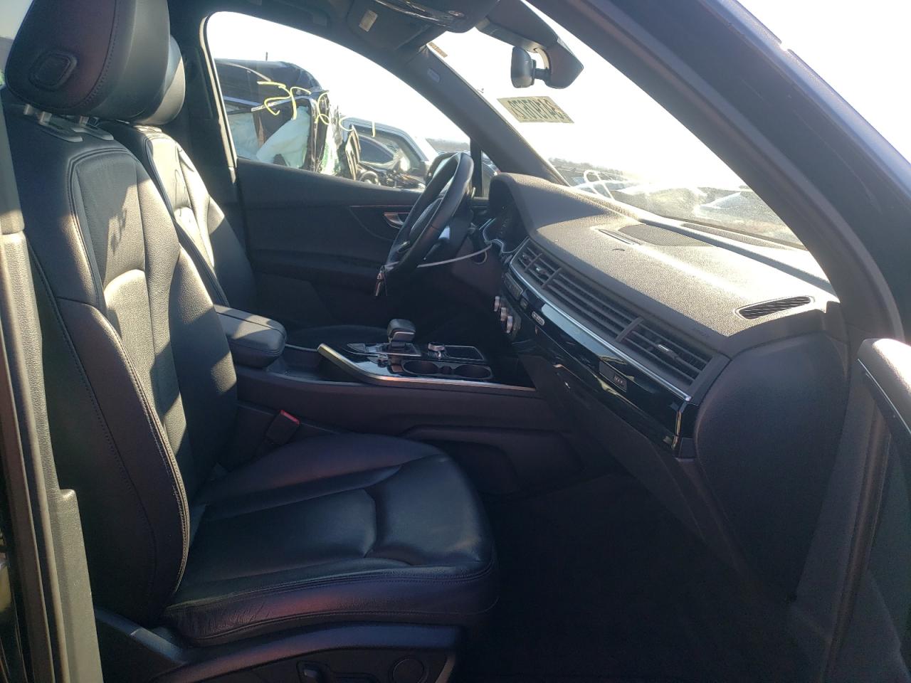 Photo 5 from auction – 2017 AUDI Q7 PREMIUM with VIN WA1LAAF72HD017658