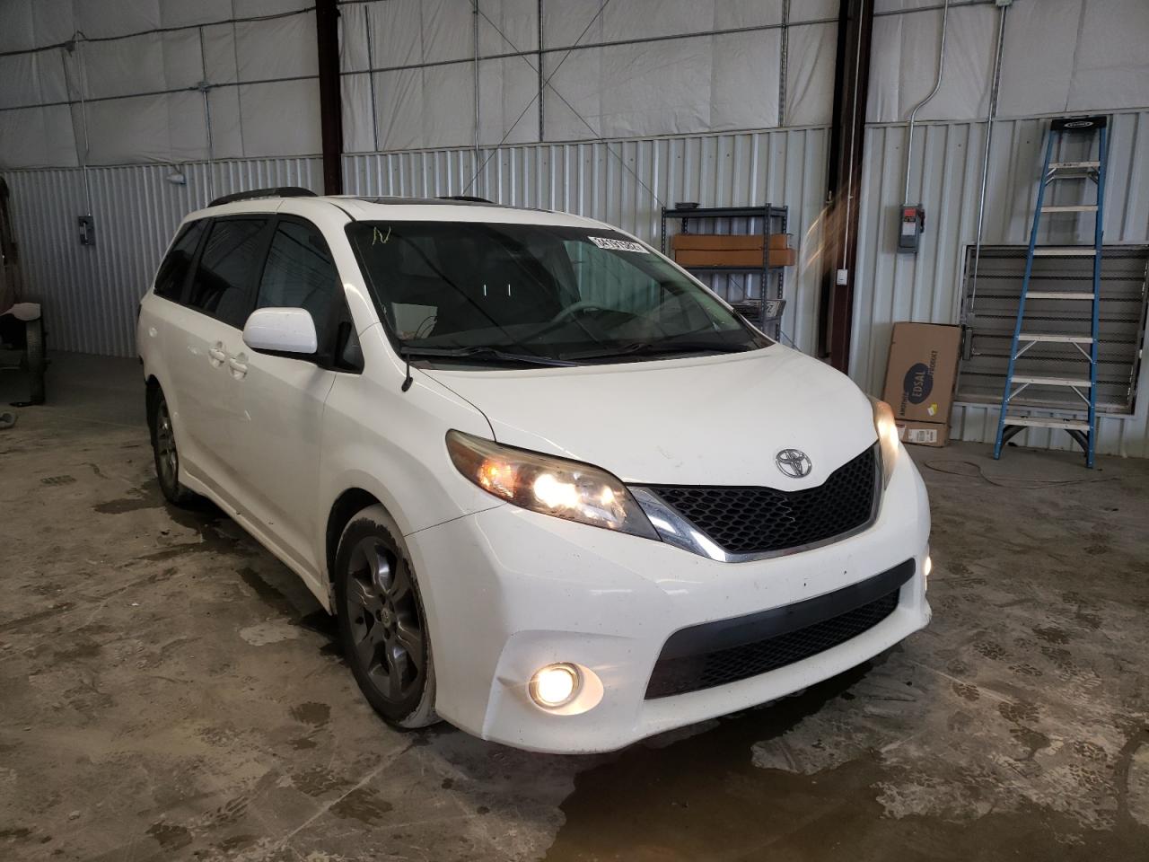 TOYOTA SIENNA SPO 2011 with VIN 5TDXK3DC6BS067412 - Photo from auction