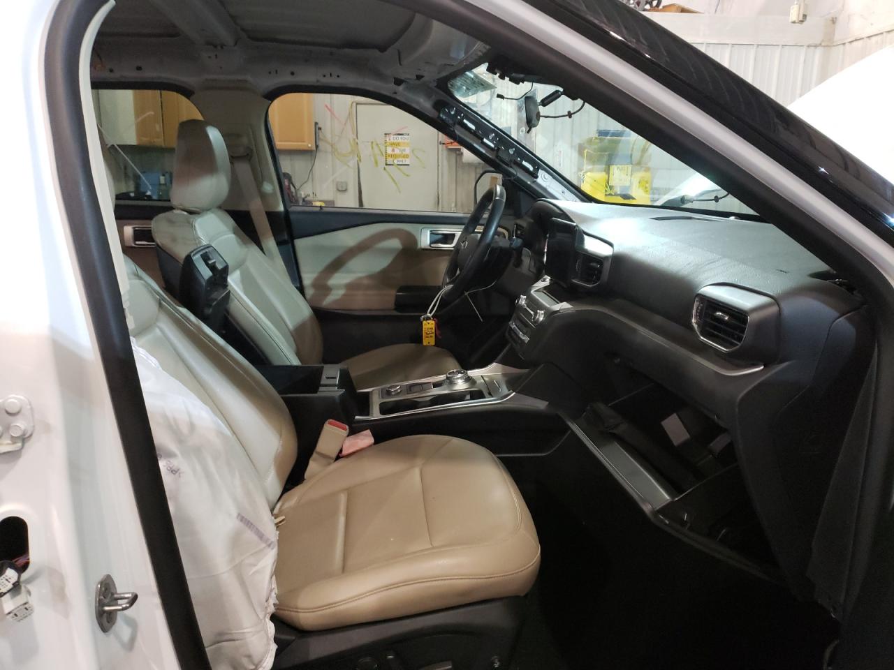 Photo 5 from auction – 2020 FORD EXPLORER X with VIN 1FMSK8DH2LGB63922