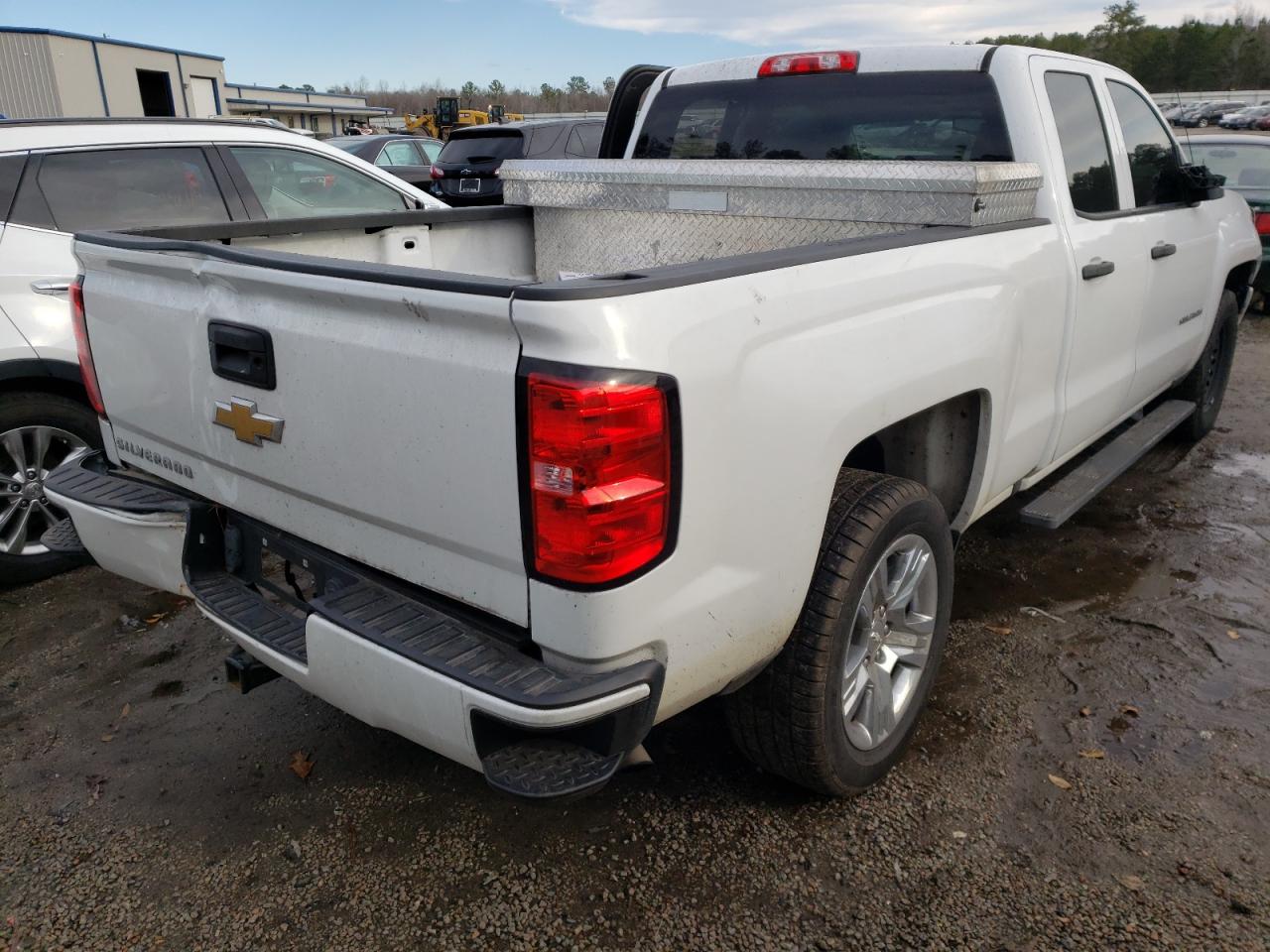 Photo 4 from auction – 2017 CHEVROLET SILVERADO with VIN 1GCRCPEH5HZ263372