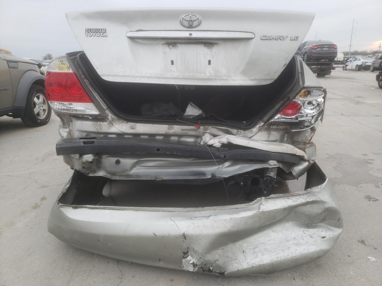Photo 9 from auction – 2005 TOYOTA CAMRY LE with VIN 4T1BE32K85U089807