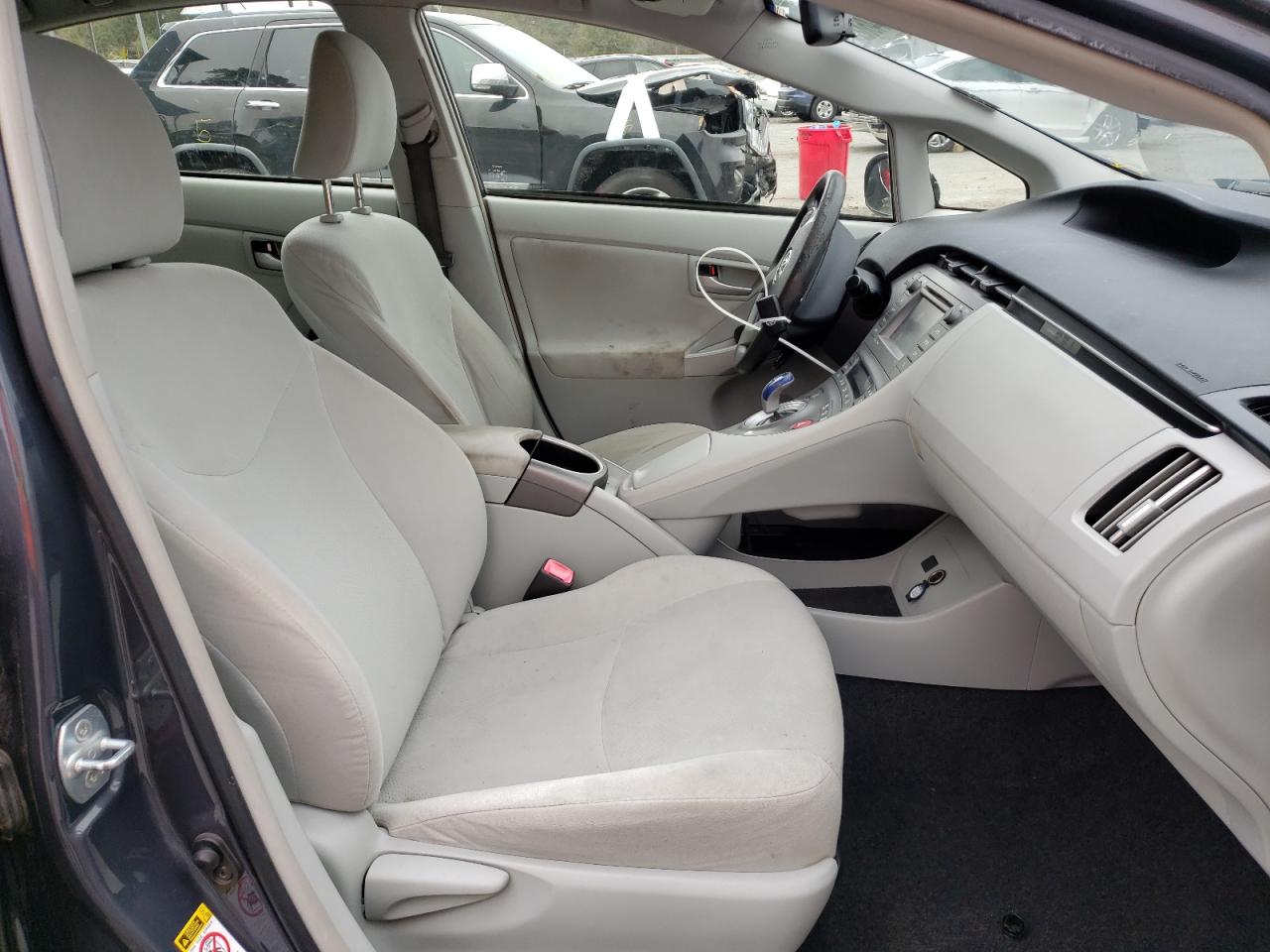 Photo 5 from auction – 2013 TOYOTA PRIUS with VIN JTDKN3DU5D1639287