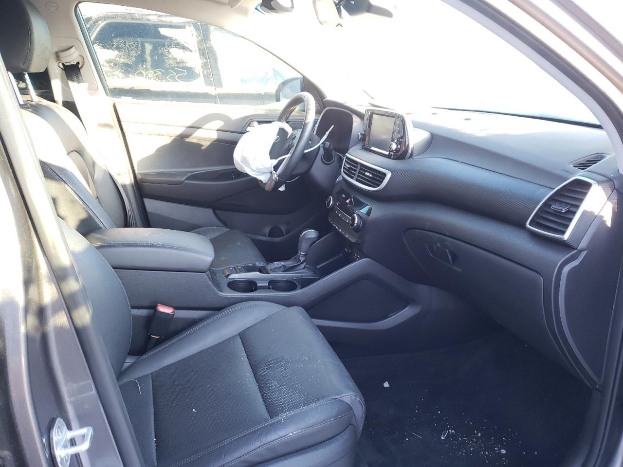 Photo 5 from auction – 2020 HYUNDAI TUCSON LIM with VIN KM8J3CA44LU183975