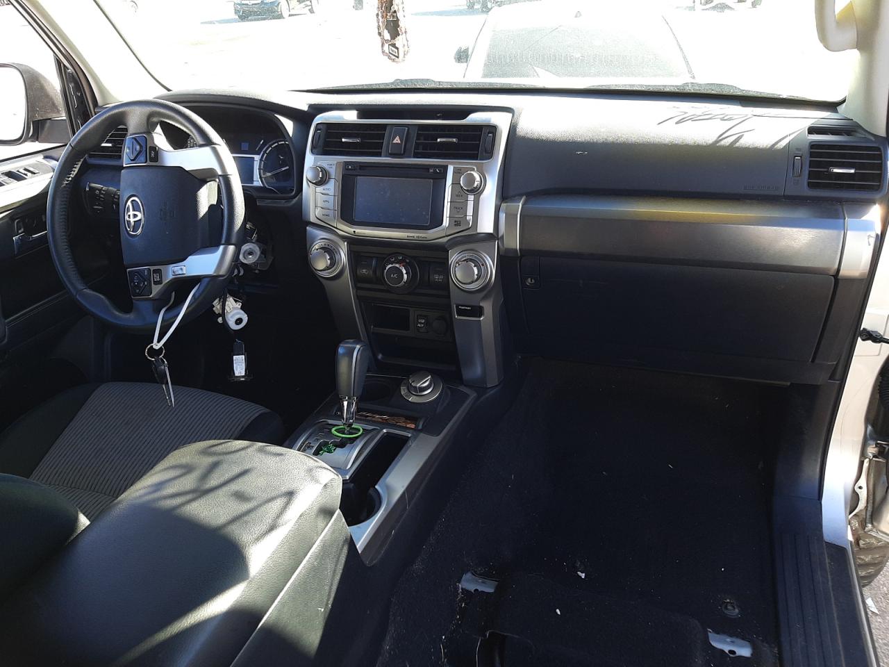 Photo 15 from auction – 2019 TOYOTA 4RUNNER SR with VIN JTEBU5JR4K5648336