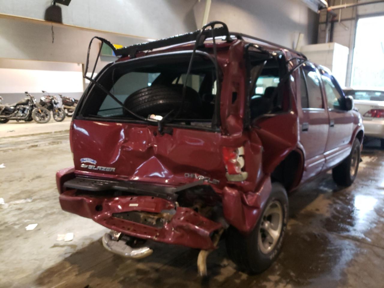 Photo 9 from auction – 2002 CHEVROLET BLAZER with VIN 1GNCS13W12K229959