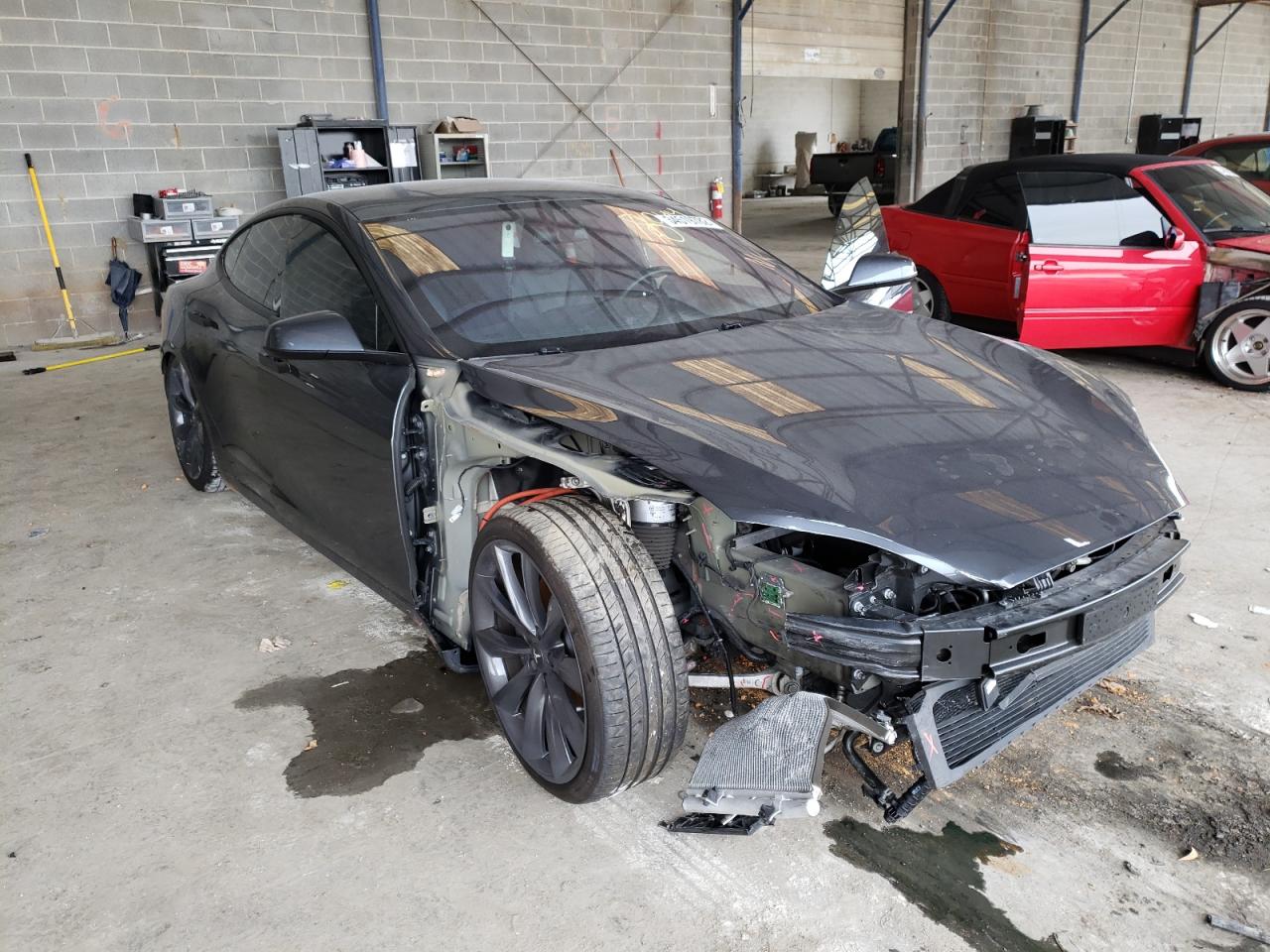 TESLA MODEL S 2017 with VIN 5YJSA1E26HF228944 - Photo from auction