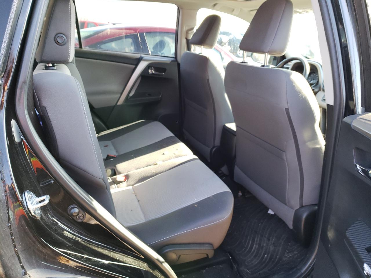 Photo 6 from auction – 2014 TOYOTA RAV4 XLE with VIN 2T3RFREV4EW163896