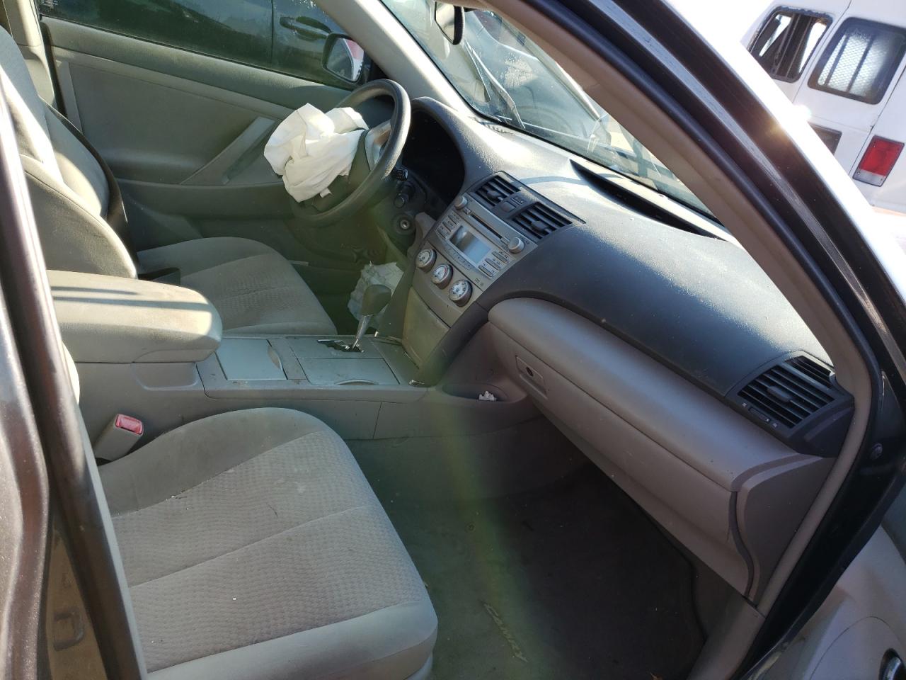 Photo 5 from auction – 2011 TOYOTA CAMRY BASE with VIN 4T1BF3EK4BU773905