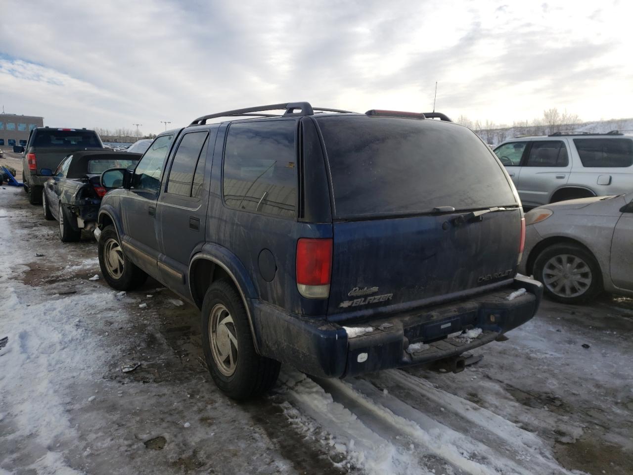 Photo 3 from auction – 2001 CHEVROLET BLAZER with VIN 1GNDT13W61K264755
