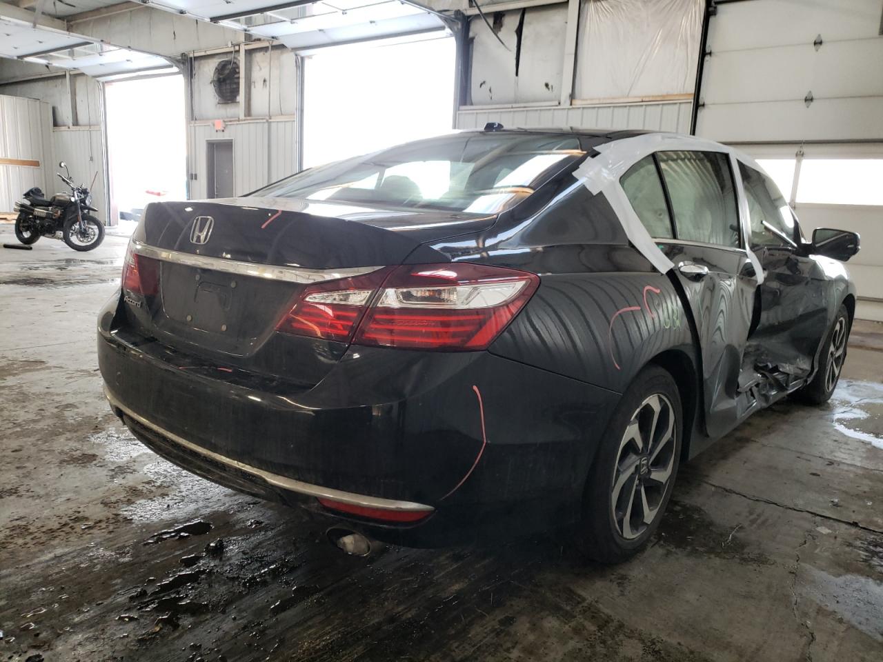Photo 4 from auction – 2017 HONDA ACCORD EX with VIN 1HGCR2F76HA026421