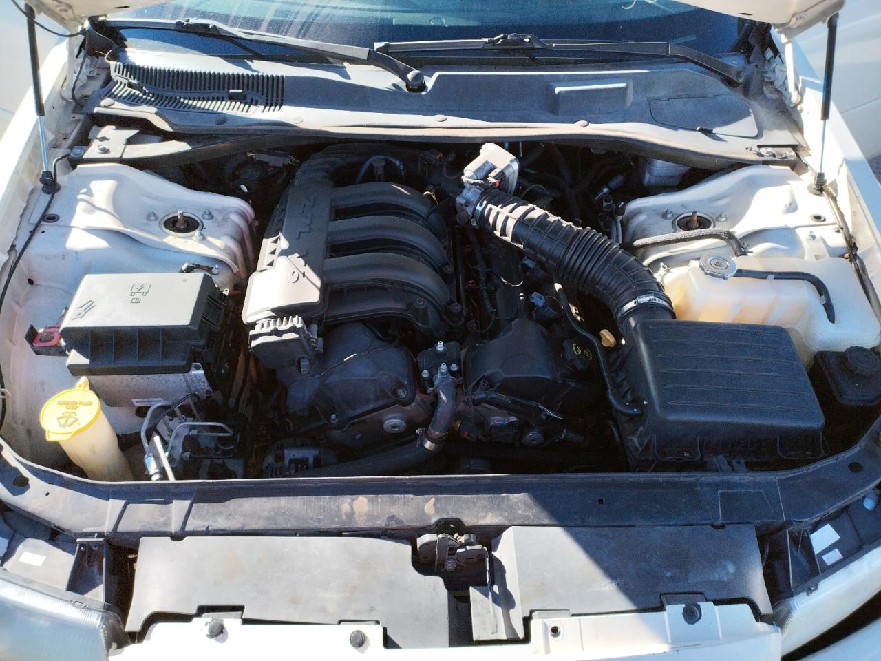 Photo 7 from auction – 2006 CHRYSLER 300 with VIN 2C3KA43R16H225592