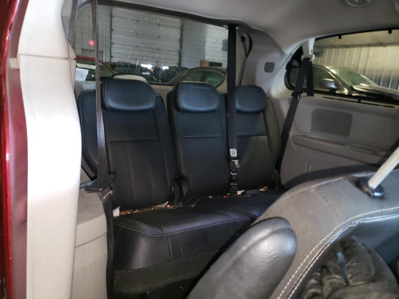 Photo 9 from auction – 2010 CHRYSLER TOWN & COU with VIN 2A4RR8DX3AR321387
