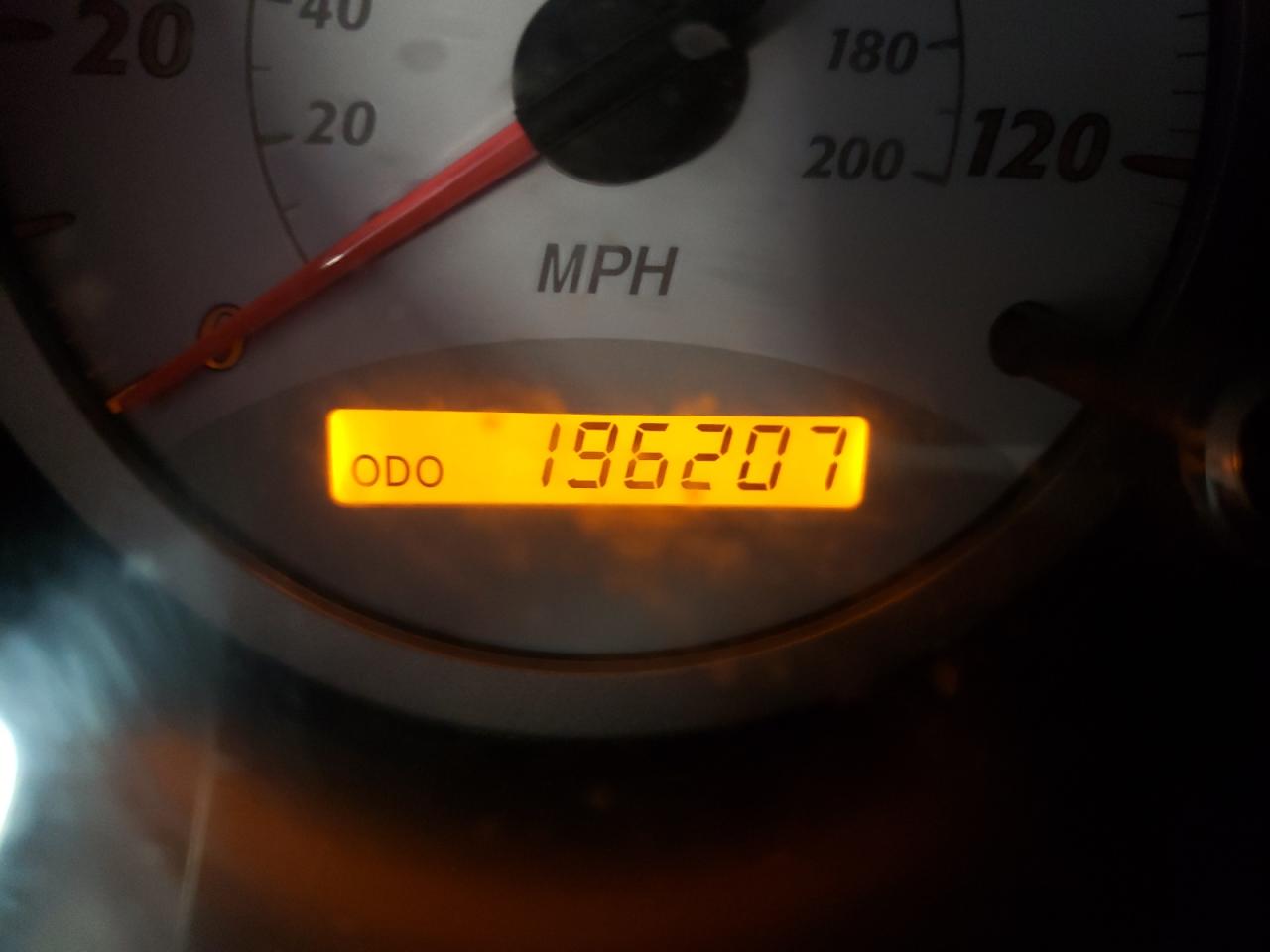 Photo 8 from auction – 2005 TOYOTA RAV4 with VIN JTEHD20VX56023932