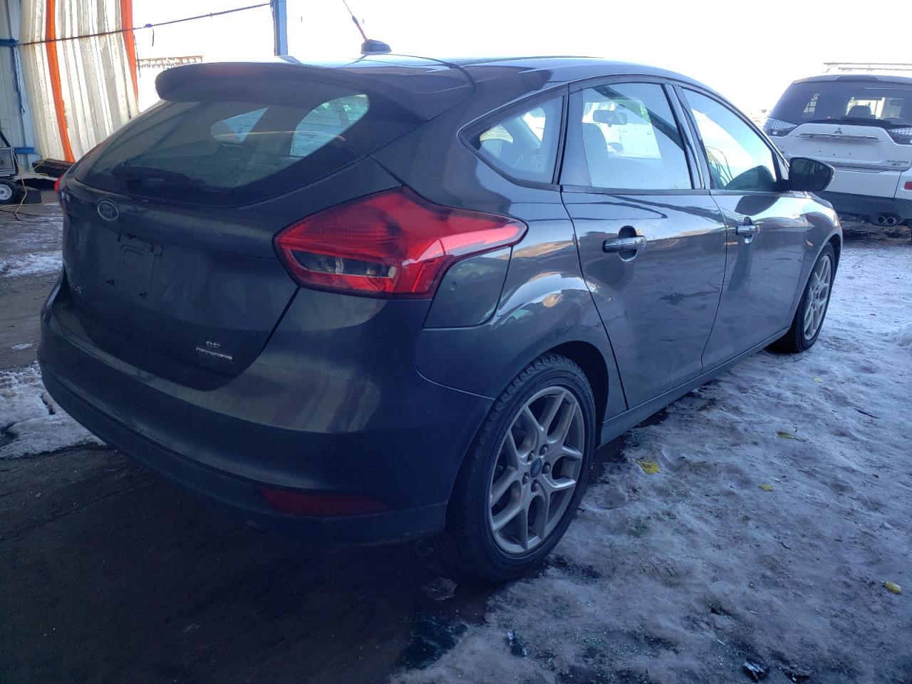 Photo 4 from auction – 2015 FORD FOCUS SE with VIN 1FADP3K24FL287532