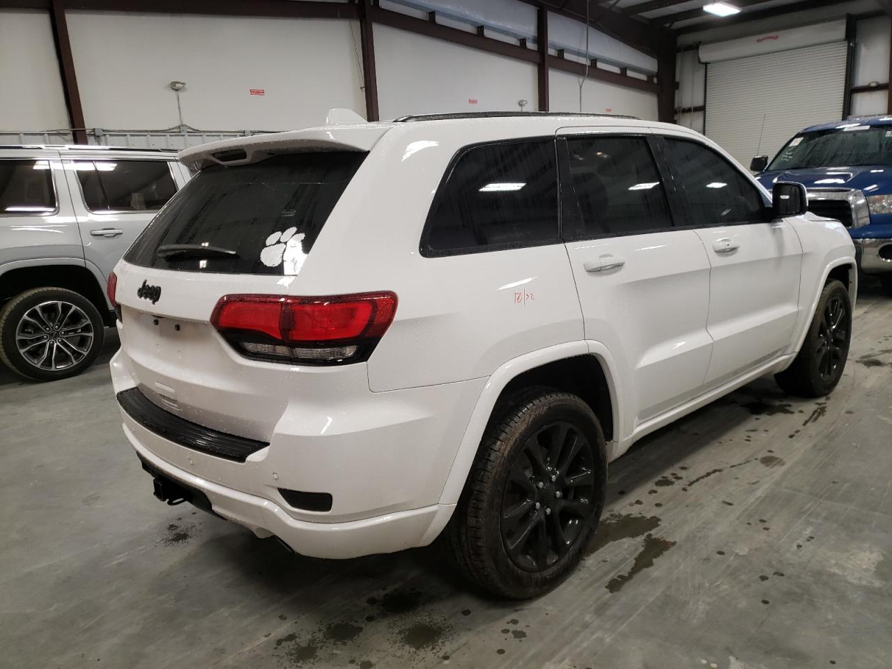 Photo 4 from auction – 2017 JEEP GRAND CHER with VIN 1C4RJFAG0HC922362