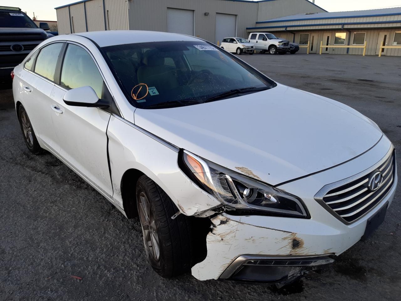Photo 14 from auction – 2015 HYUNDAI SONATA SE with VIN 5NPE24AF2FH014049