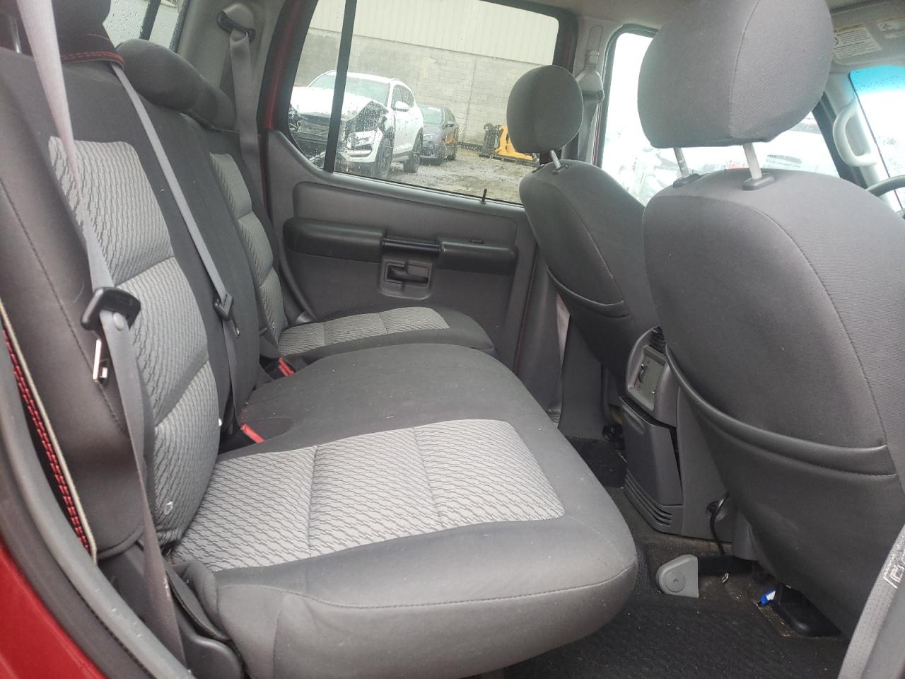 Photo 6 from auction – 2004 FORD EXPLORER S with VIN 1FMZU77KX4UB10012