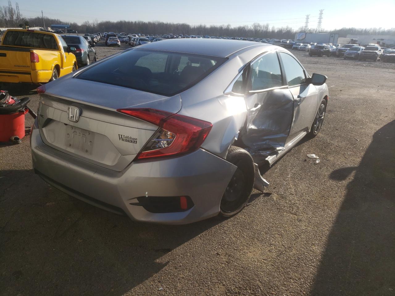 Photo 4 from auction – 2018 HONDA CIVIC LX with VIN 2HGFC2F51JH587310