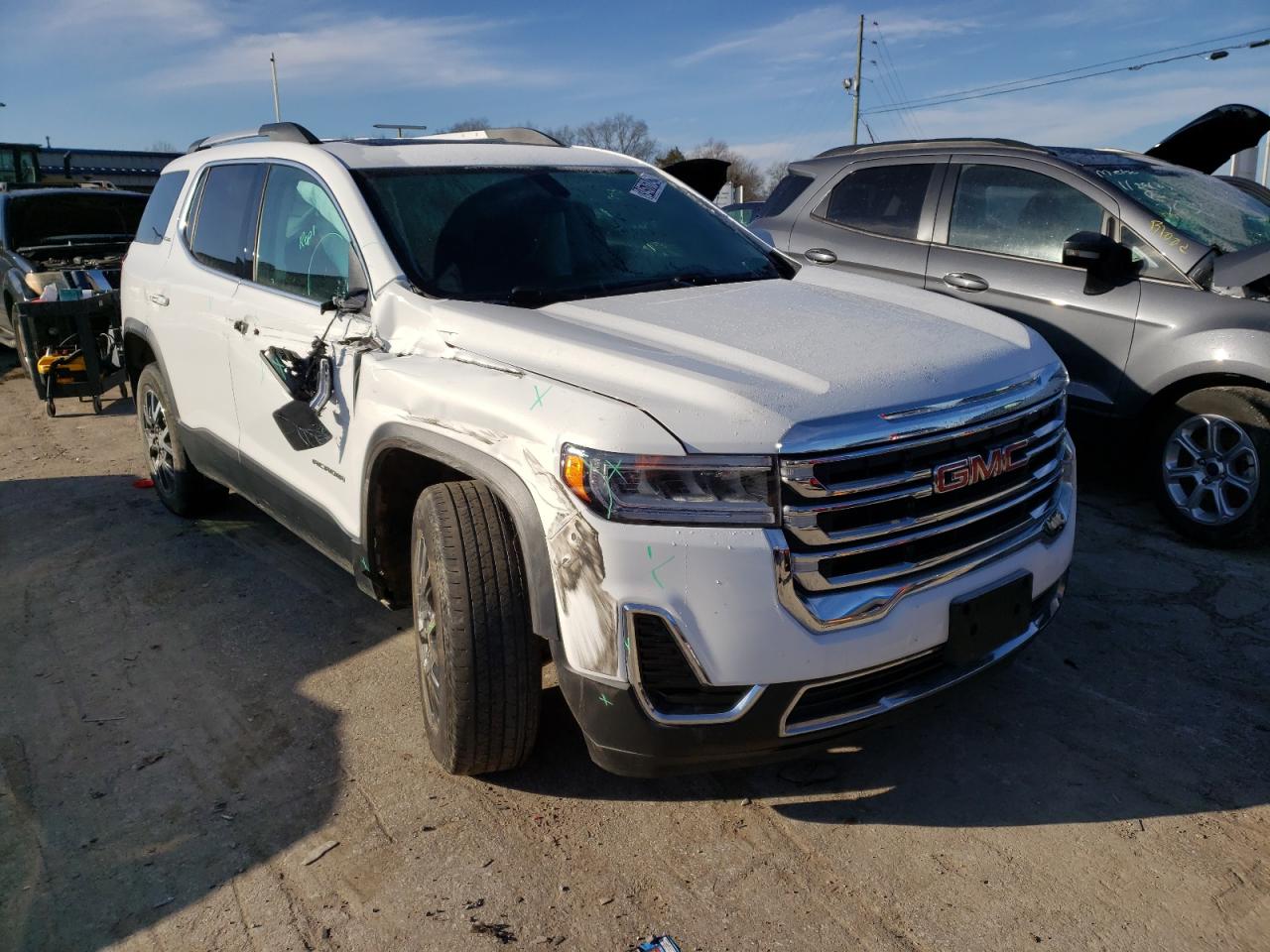 GMC ACADIA SLE 2020 with VIN 1GKKNRLS2LZ240246 - Photo from auction