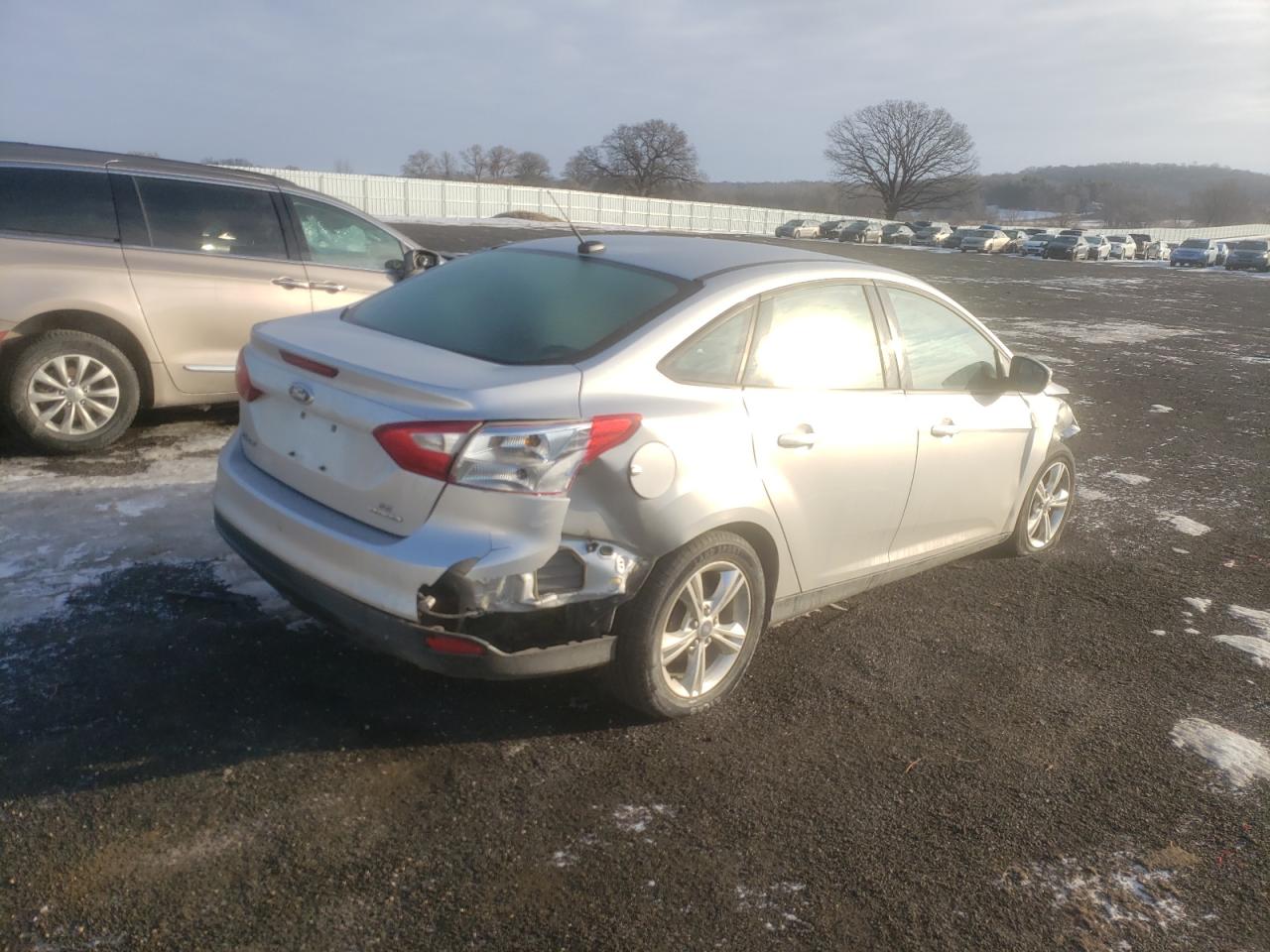 Photo 4 from auction – 2013 FORD FOCUS SE with VIN 1FADP3F22DL270896