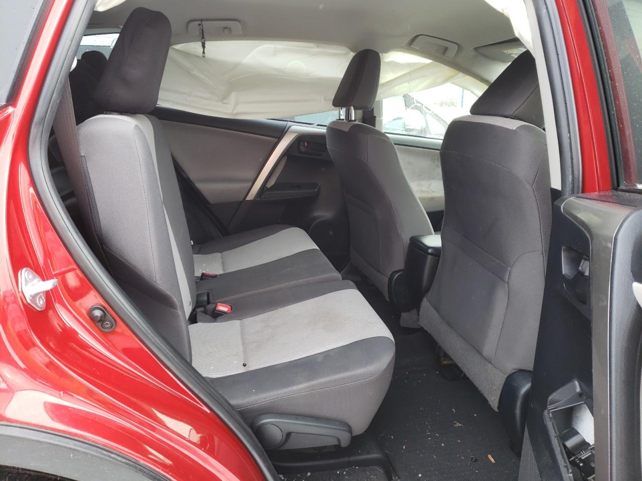 Photo 6 from auction – 2015 TOYOTA RAV4 LE with VIN JTMBFREV3FD108887