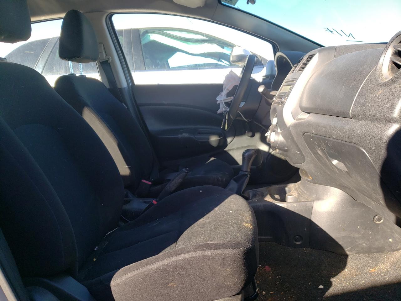 Photo 5 from auction – 2014 NISSAN VERSA NOTE with VIN 3N1CE2CP2EL401615