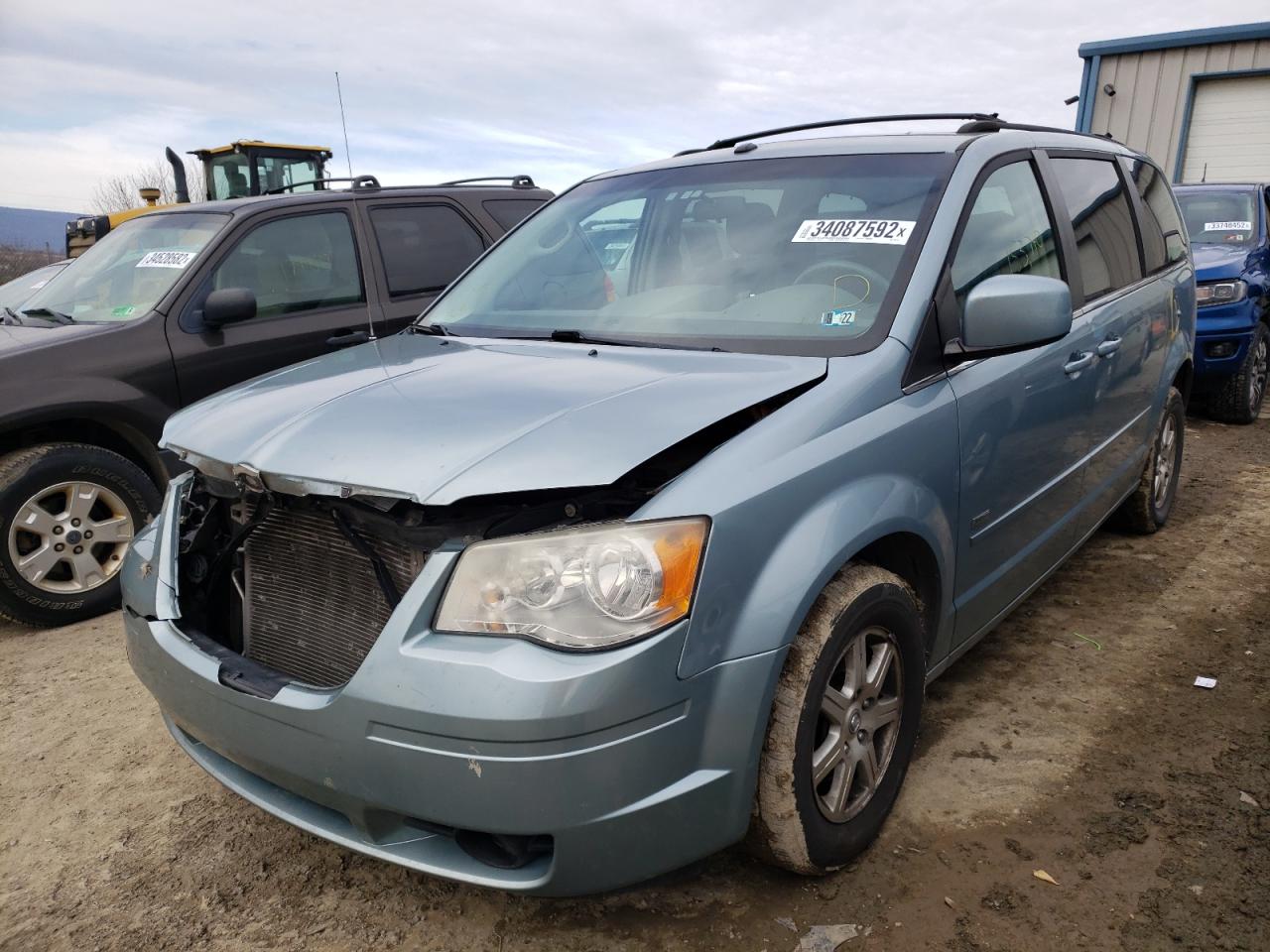 Photo 2 from auction – 2008 CHRYSLER TOWN & COU with VIN 2A8HR54P68R804262