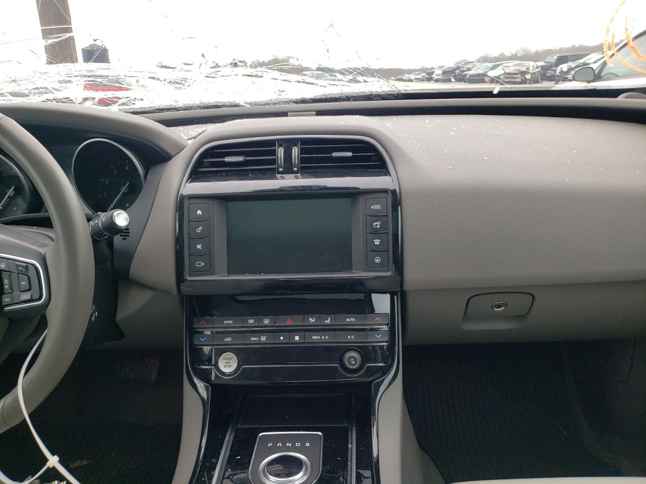 Photo 9 from auction – 2018 JAGUAR XE PREMIUM with VIN SAJAJ4FX8JCP23979
