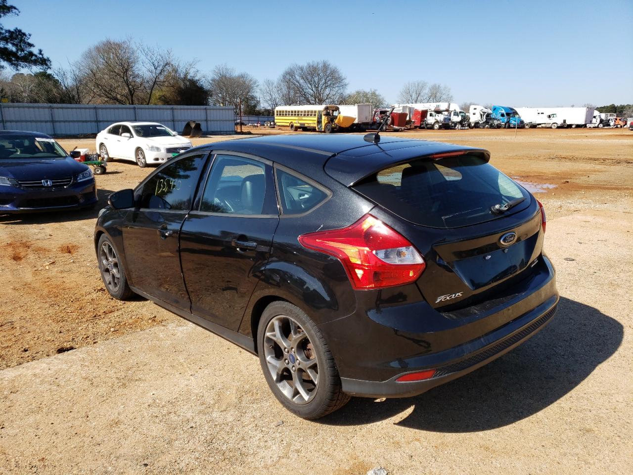 Photo 3 from auction – 2014 FORD FOCUS with VIN 1FADP3K22EL326634