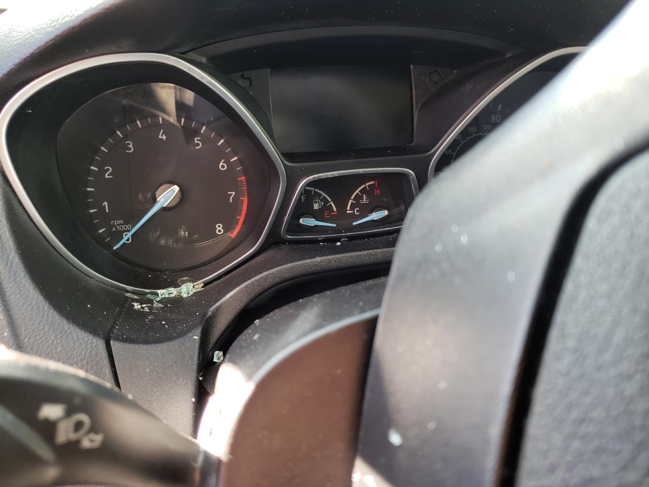 Photo 8 from auction – 2015 FORD FOCUS SE with VIN 1FADP3F29FL383800