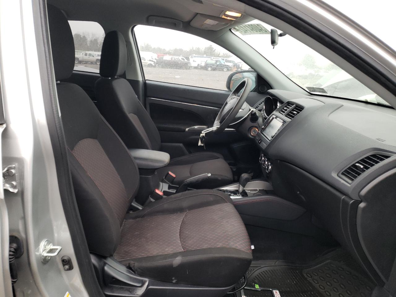 Photo 5 from auction – 2019 MITSUBISHI OUTLANDER with VIN JA4AP3AU6KU033609
