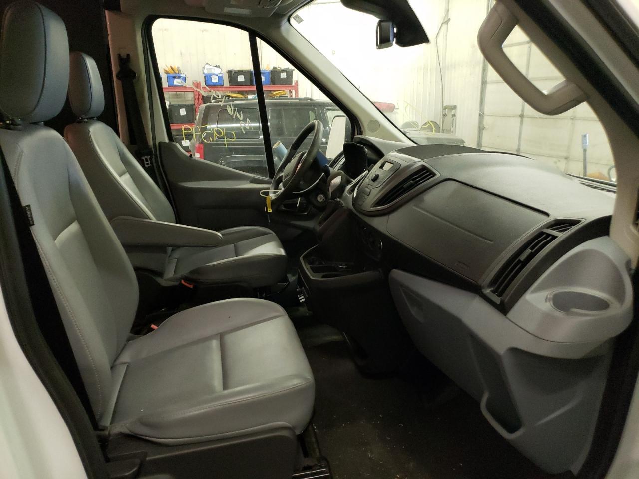 Фото 5 с аукциона – 2016 FORD TRANSIT T- с VIN 1FTBW2CVXGKB28643