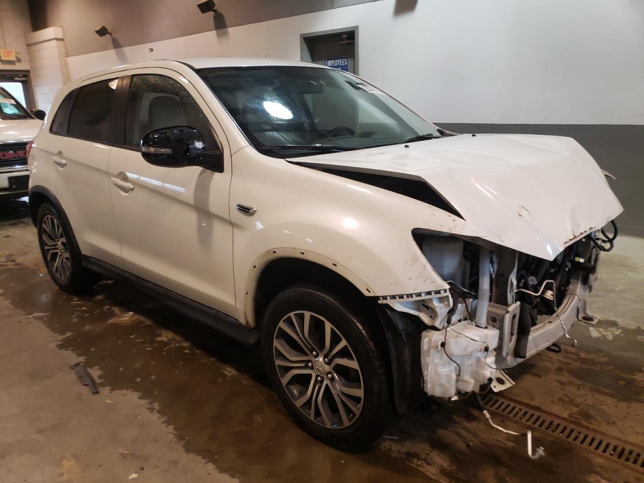 MITSUBISHI OUTLANDER 2018 with VIN JA4AP3AUXJU016374 - Photo from auction